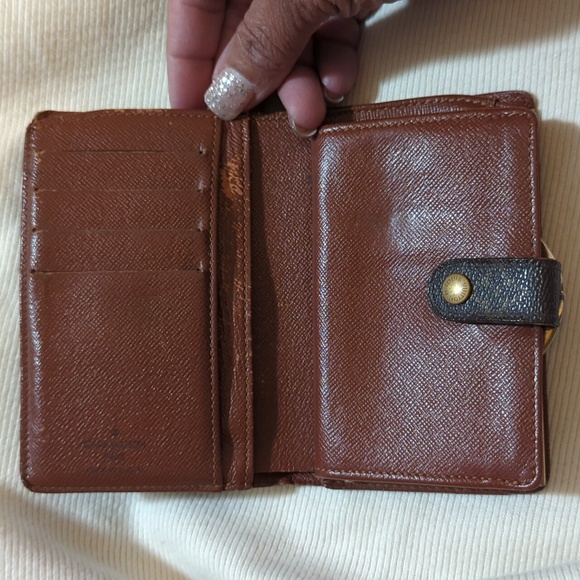 Authentic Louis Vuitton kiss snap wallet - Vintage oldie but goodie - Picture 5 of 14